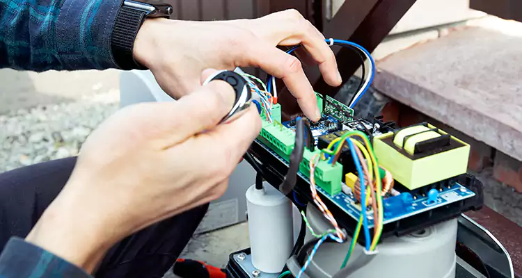 Automatic Driveway Gate Repair in DeBary, FL