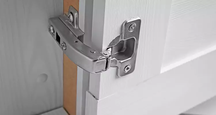 Shower Door Hinge Replacement in DeBary, FL