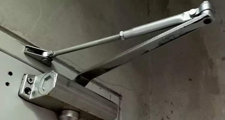 Door Closer Parallel Arm Installation in DeBary, FL